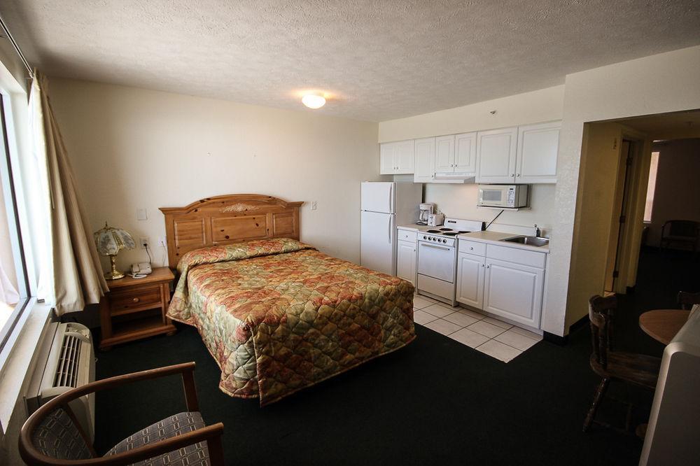 Holiday Terrace Beachfront Hotel, A By The Sea Resort Hotel Panama City Beach