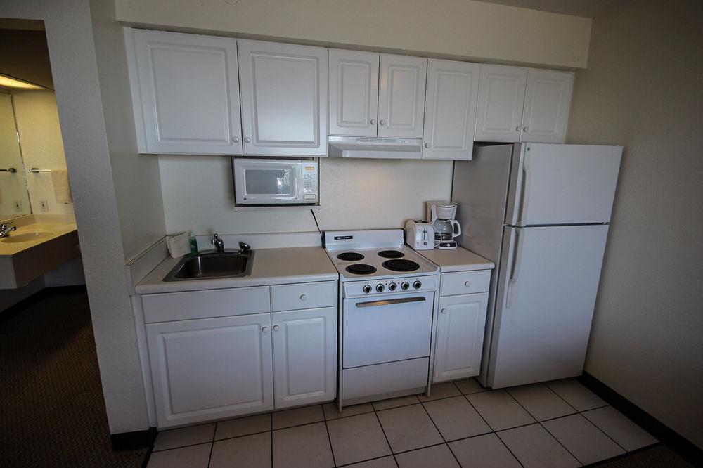 Holiday Terrace Beachfront Hotel, A By The Sea Resort Hotel Panama City Beach